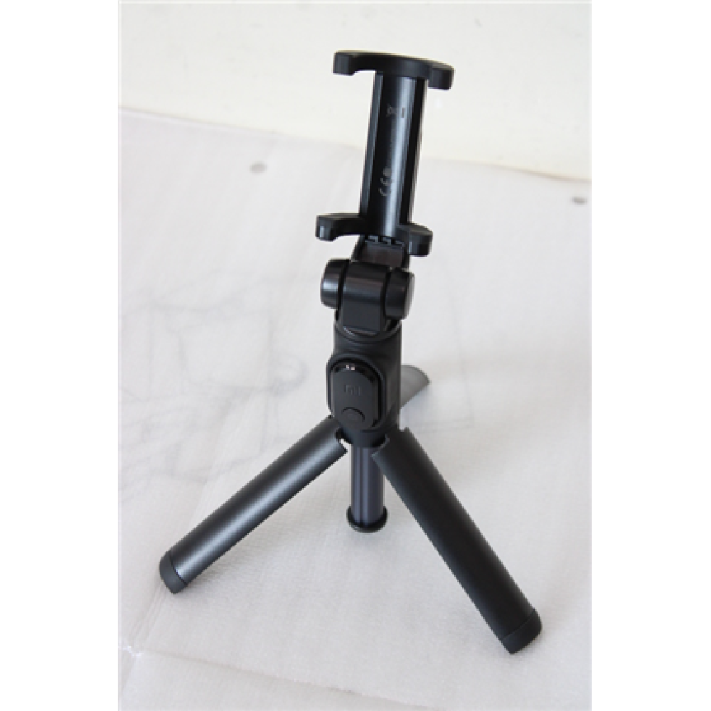 SALE OUT. Xiaomi Mi Selfie Stick Tripod (Black) , Xiaomi Mi Selfie Stick Tripod , Aluminium , Black , USED , Non-slip construction; Rotation angle: 360°; Portable and Wireless