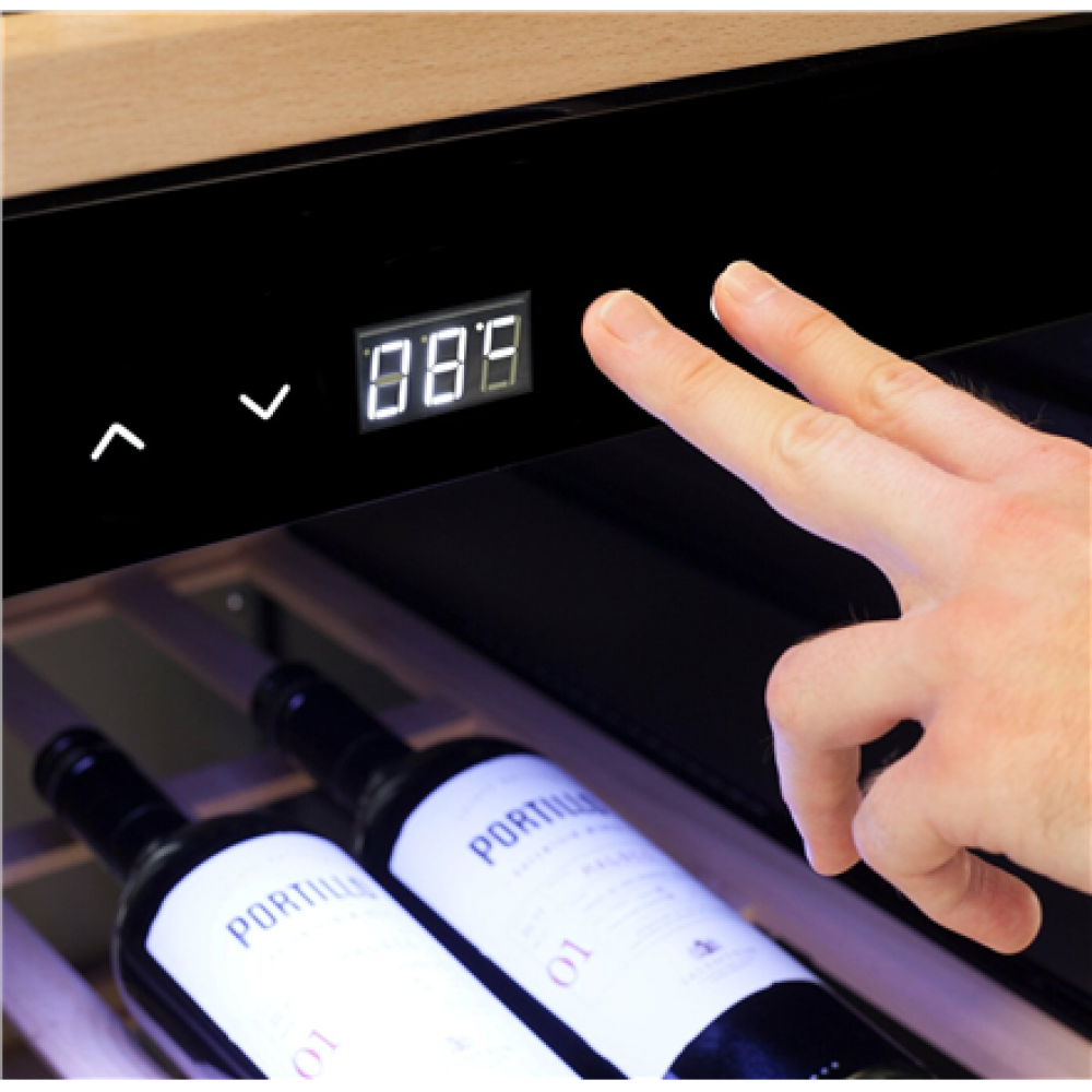 Caso , Smart Wine Cooler , WineExclusive 126 , Energy efficiency class G , Free standing , Bottles capacity 126 bottles , Cooling type Compressor technology , Black