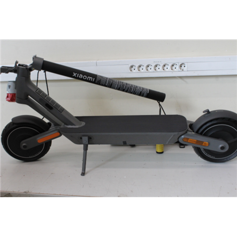 SALE OUT. Xiaomi Electric Scooter 4 Ultra EU , Xiaomi Electric Scooter 4 Ultra EU , 500 W , 25 km/h , 10 , 24 month(s) , USED, DIRTY, SCRATCHED, DAMAGED PACKAGING
