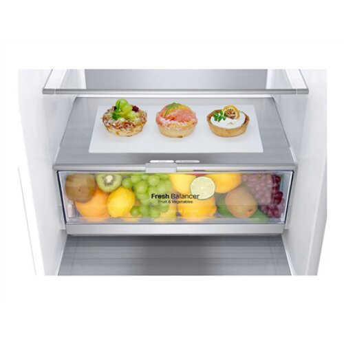 LG , Refrigerator , GBB72SWVGN , Energy efficiency class D , Free standing , Combi , Height 203 cm , No Frost system , Fridge net capacity 233 L , Freezer net capacity 107 L , Display , 35 dB , White