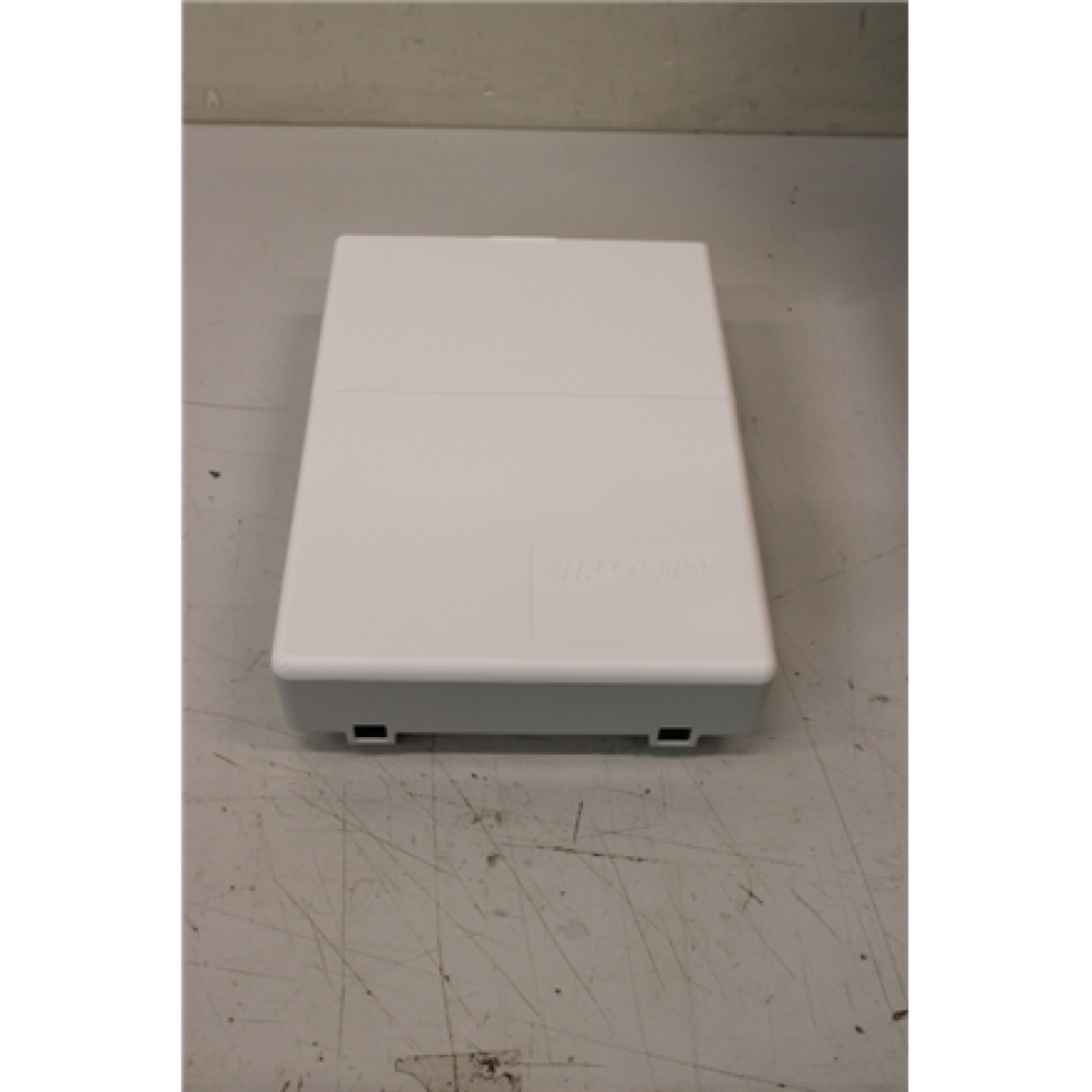 Cloud Router Switch , CRS310-1G-5S-4S+OUT, NetFiber 9 , No Wi-Fi , 10/100/1000 Mbit/s , Ethernet LAN (RJ-45) ports 1 , Mesh Support No , MU-MiMO No , No mobile broadband , 12 month(s) , USED, SCRATCHES ON SIDE