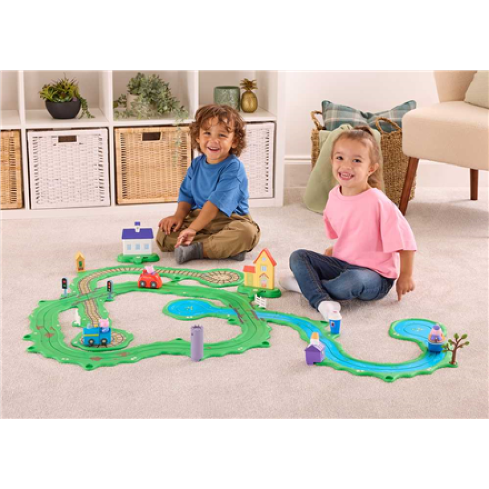 PEP08347 Peppa Pig , Whizz Around Peppas World Playset , AAA (Not included)