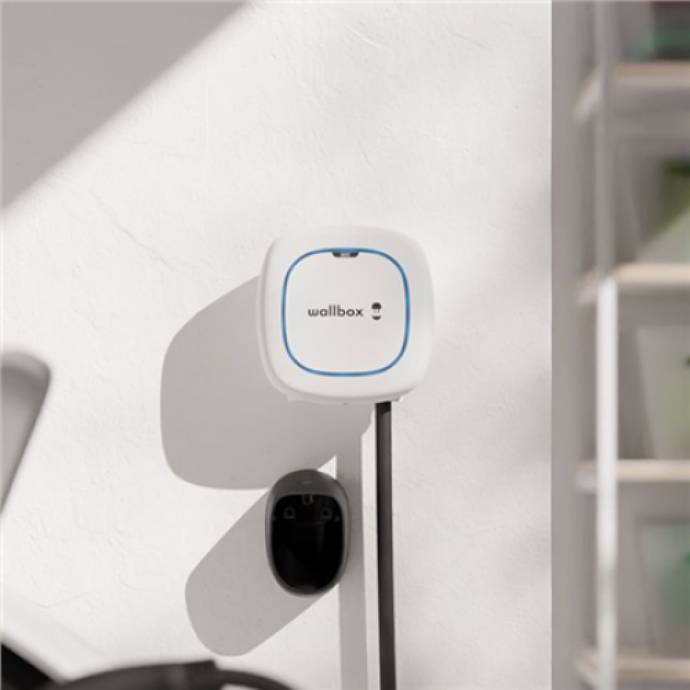 Wallbox , Electric Vehicle charge , Pulsar Max , 22 kW , Wi-Fi, Bluetooth , Pulsar Max retains the compact size and advanced performance of the Pulsar family while featuring an upgraded robust design, IK10 protection rating, and even easier installation. 