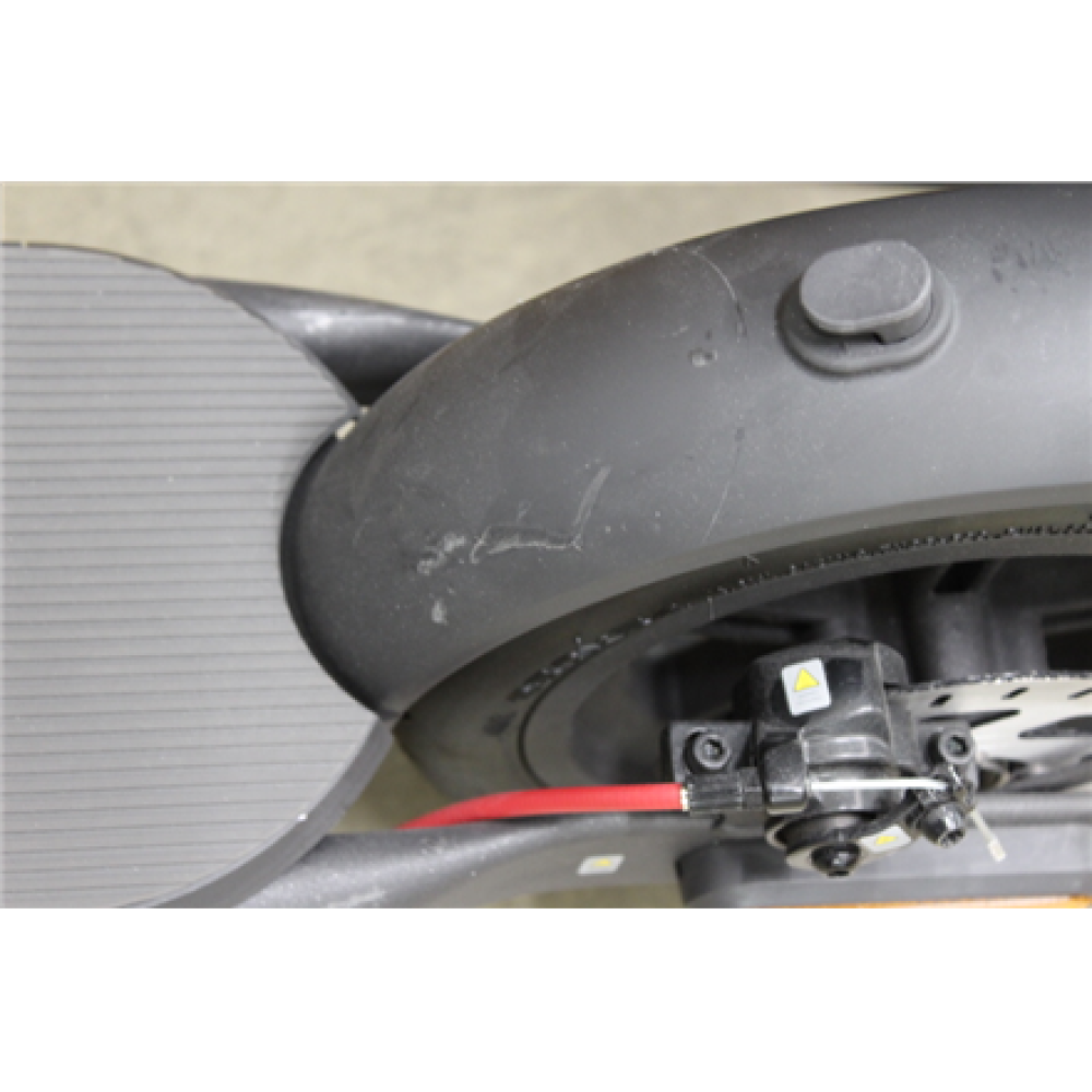 SALE OUT. Xiaomi Electric Scooter 4 EU , Xiaomi Electric Scooter 4 EU , 300 W , 25 km/h , 10 , 6 month(s) , Black , DEMO, SCRATCHED, MISSING SCREWS