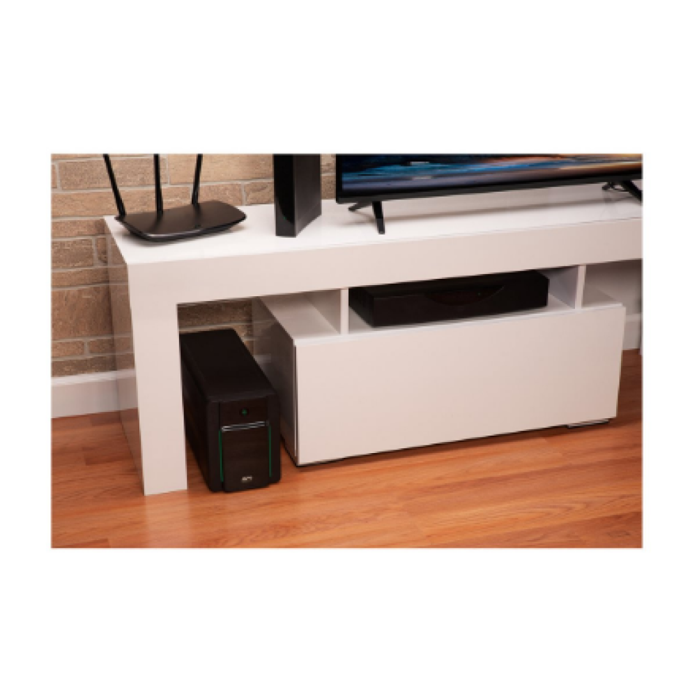 Schneider Electric 1600 VA , 900 W