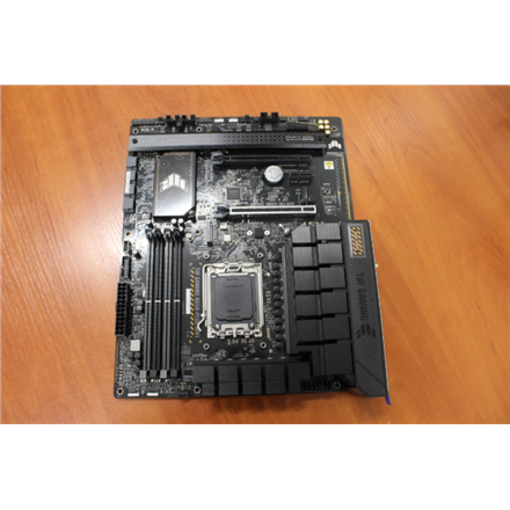 SALE OUT. , Asus TUF GAMING B650-PLUS WIFI , Processor family AMD , Processor socket AM5 , DDR5 DIMM , Memory slots 4 , Supported hard disk drive interfaces SATA, M.2 , Number of SATA connectors 4 , Chipset AMD B650 , ATX , WITHOUT ORIGINAL PACKAGING AND 