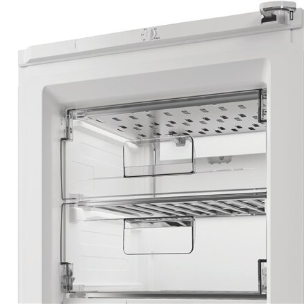 INDESIT Freezer , FINS 1261 S4E , Energy efficiency class E , Upright , Free standing , Height 171 cm , Total net capacity 244 L , Silver