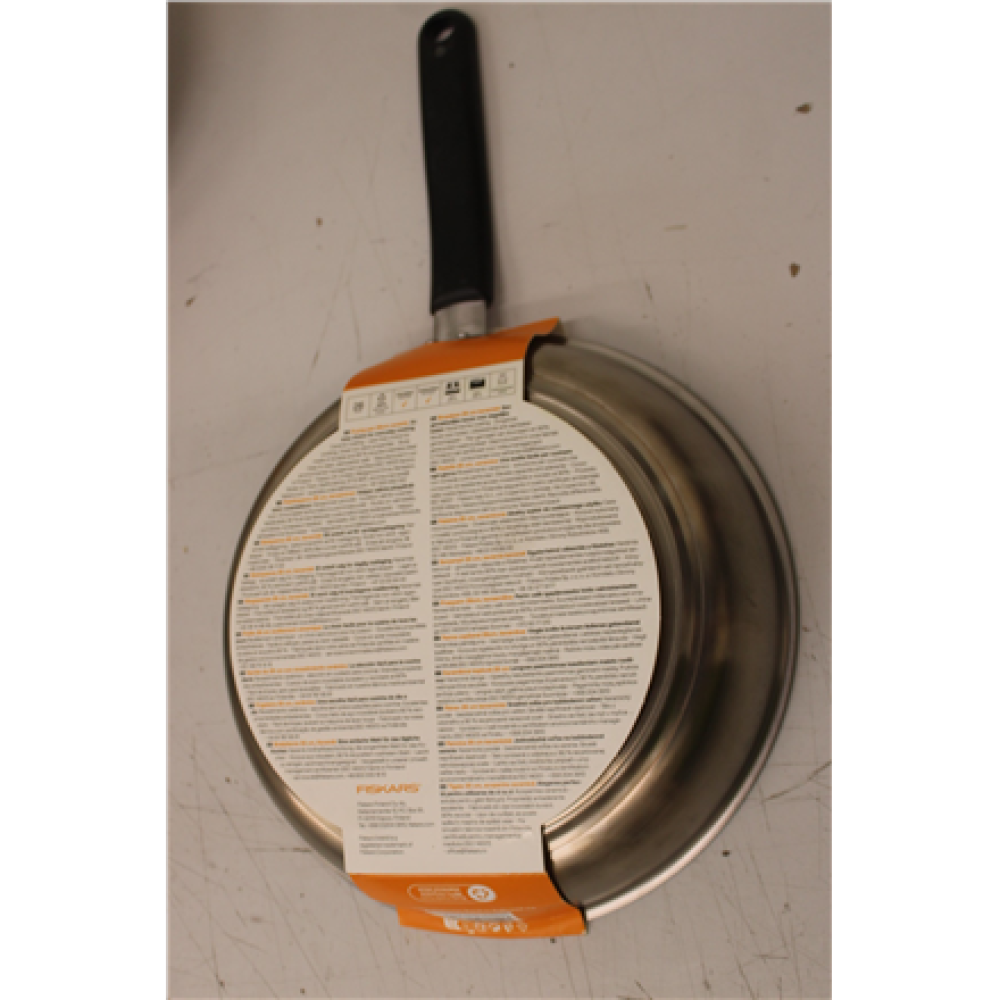 SALE OUT. Ceramic frying pan FISKARS FF, non-stick coating, 26 cm, 1 pc. , Fiskars CHIPPED ENAMEL, SCRATCHED
