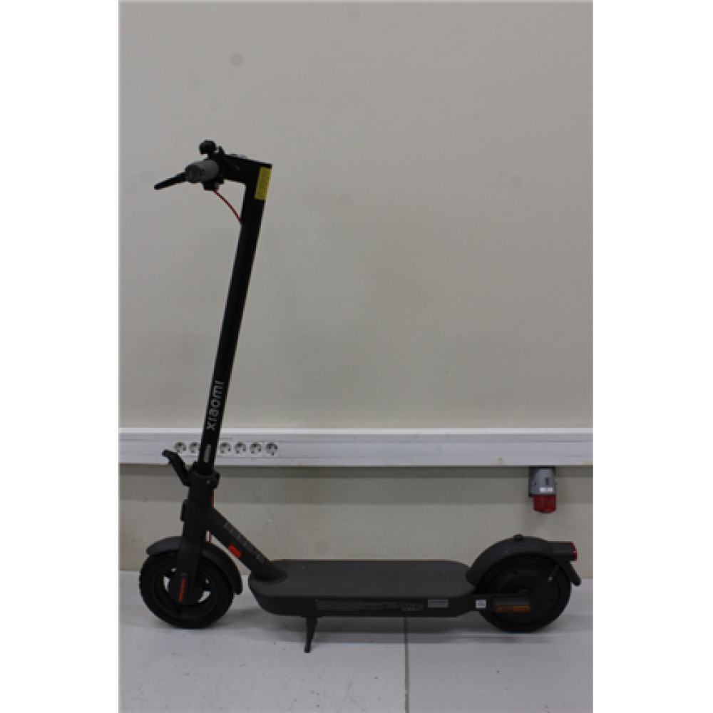 SALE OUT. Xiaomi Electric Scooter 4 Pro (2nd Gen) , Xiaomi Electric Scooter 4 Pro (2nd Gen) , 400 W , 25 km/h , 10 , 6 month(s) , DEMO, MISSING: AIR HOSE AND INNER PACKAGING