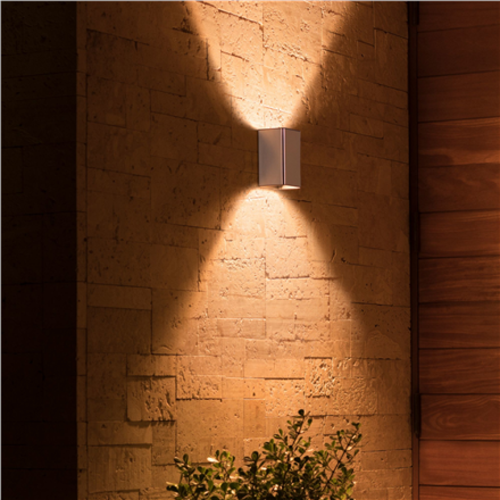 Philips Hue WCA Resonate Outdoor Wall Lantern, Inox , 8 W , 2000-6500 Hue White Colour Ambiance