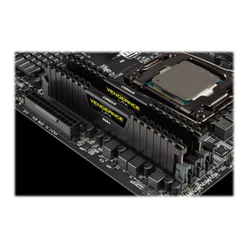 Corsair , 16 GB , DDR4 , 3200 MHz , PC/server , Registered No , ECC No