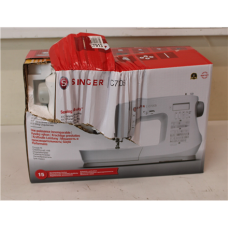 SALE OUT. Singer C7205 Computerised Sewing Machine, White , Singer Sewing Machine , C7205 , Number of stitches 200 , Number of buttonholes 8 , White , DAMAGED PACKAGING
