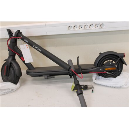 SALE OUT. Xiaomi Electric Scooter 4 Lite EU , Xiaomi Electric Scooter 4 Lite EU , 300 W , 25 km/h , 8.5 , 3 month(s) , Black , USED, DAMAGED PACKAGING