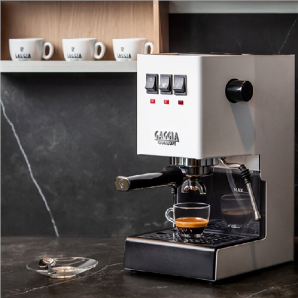 Gaggia , Coffee Maker , RI9481/13 Classic E24 , Pump pressure 15 bar , Built-in milk frother , Semi-automatic , Polar White