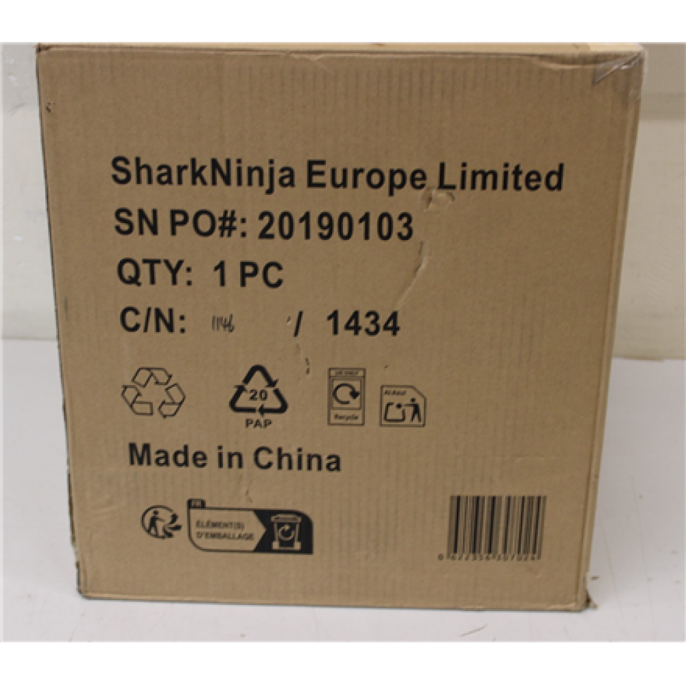 SALE OUT. Shark StainStriker HairPro Deep cleaner PX250EUT , Shark USED, DIRTY, MISSING 1 UNIT LIQVID BOTTLE