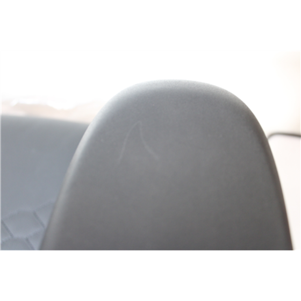 SALE OUT. , Razer Iskur V2 X NewGen , Gaming Chair , Black/Green , DAMAGED PACKAGING, ITEM SCRATCHED, DIRTY PARTS , 36 month(s)