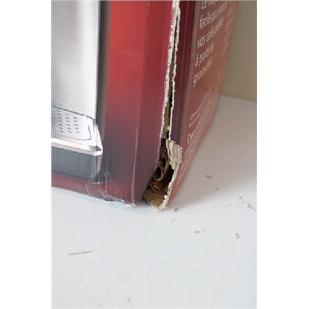 SALE OUT. Philips EP3321/40 Espresso Coffee maker, Black , Philips Espresso Coffee Maker , EP3321/40 , Pump pressure 15 bar , Built-in milk frother , Fully Automatic , 1500 W , Black , DAMAGED PACKAGING