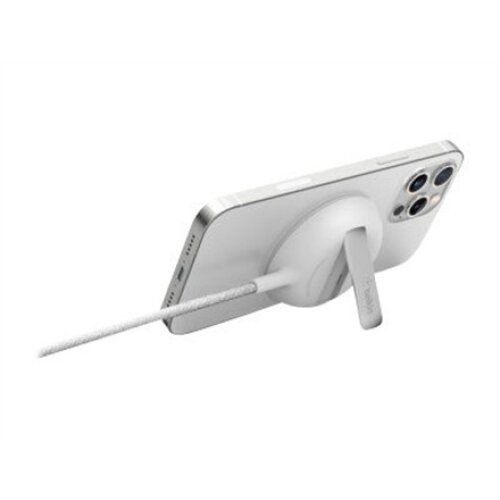 BELKIN BOOST CHARGE Magnetic Portable Wireless Charger Pad, 15W, White Belkin BOOST CHARGE Magnetic Portable Wireless Charger Pad, 15W, White