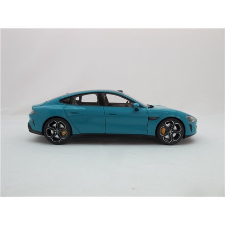 Xiaomi SU7 1:18 Die-cast Model Car , Aqua Blue , Zinc alloy, ABS, SAN and PVC