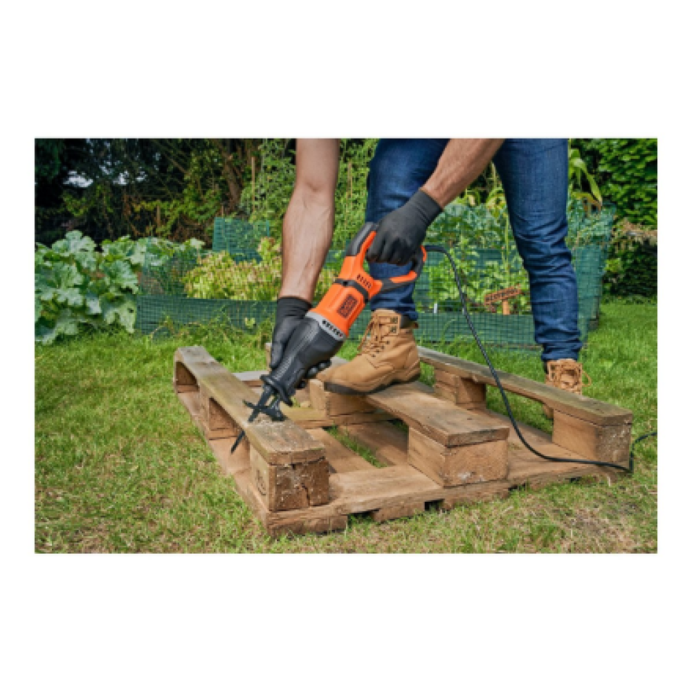 BLACK & DECKER , Reciprocating Saw with Kit Box , BES301K-QS , 750 W