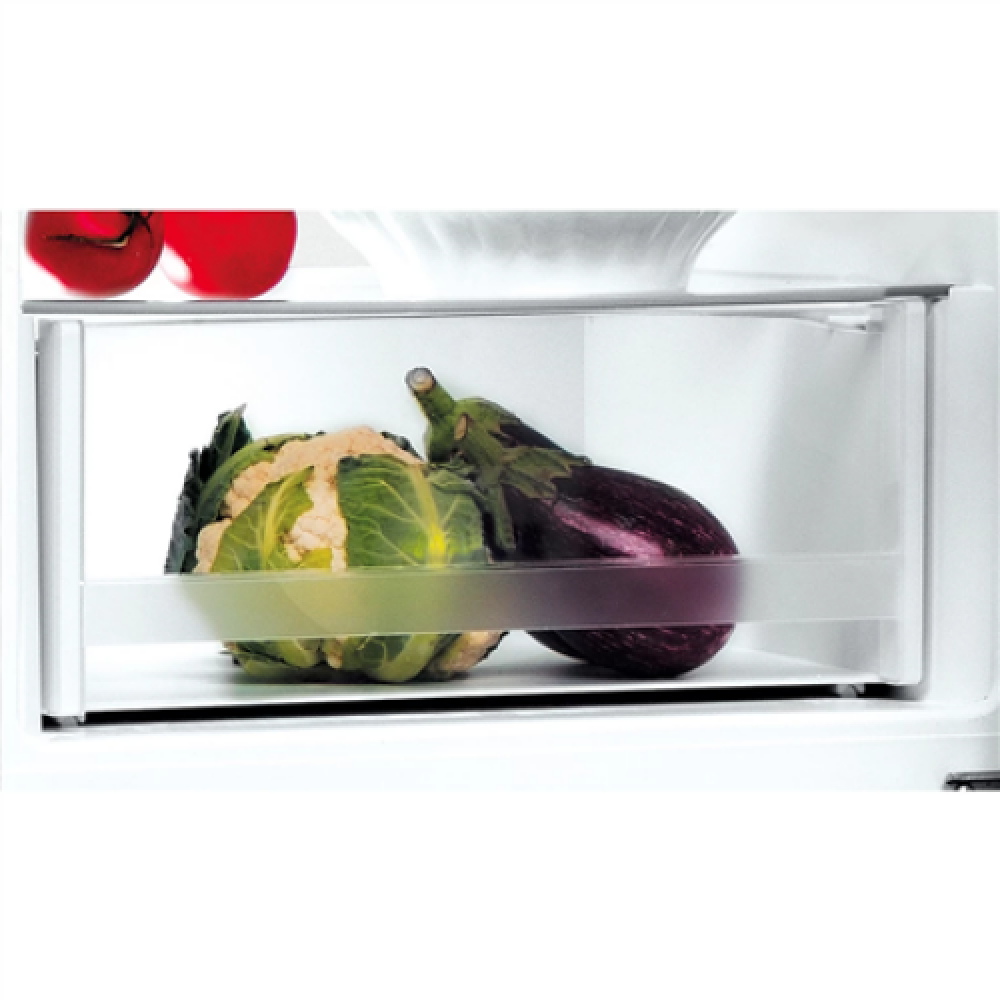 INDESIT , LI9 S1E S , Refrigerator , Energy efficiency class F , Free standing , Combi , Height 201.3 cm , Fridge net capacity 261 L , Freezer net capacity 111 L , 39 dB , Silver