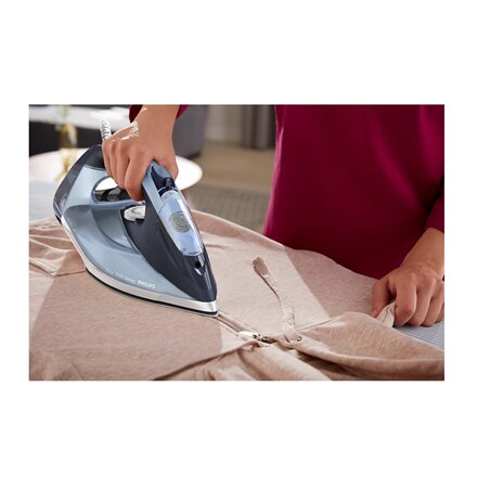 Philips Steam Iron , DST7020/20 , Steam Iron , 2800 W , Water tank capacity 300 ml , Continuous steam 50 g/min , Steam boost performance 250 g/min , Blue