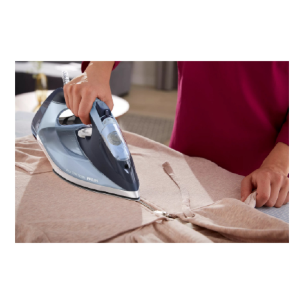 Philips Steam Iron , DST7020/20 , Steam Iron , 2800 W , Water tank capacity 300 ml , Continuous steam 50 g/min , Steam boost performance 250 g/min , Blue