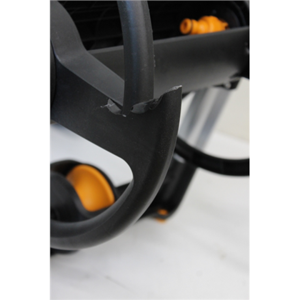 SALE OUT. Fiskars Waterwheel Manual XL with wheels, empty , Fiskars Waterwheel Manual XL with wheels, empty , DAMAGED WHEEL