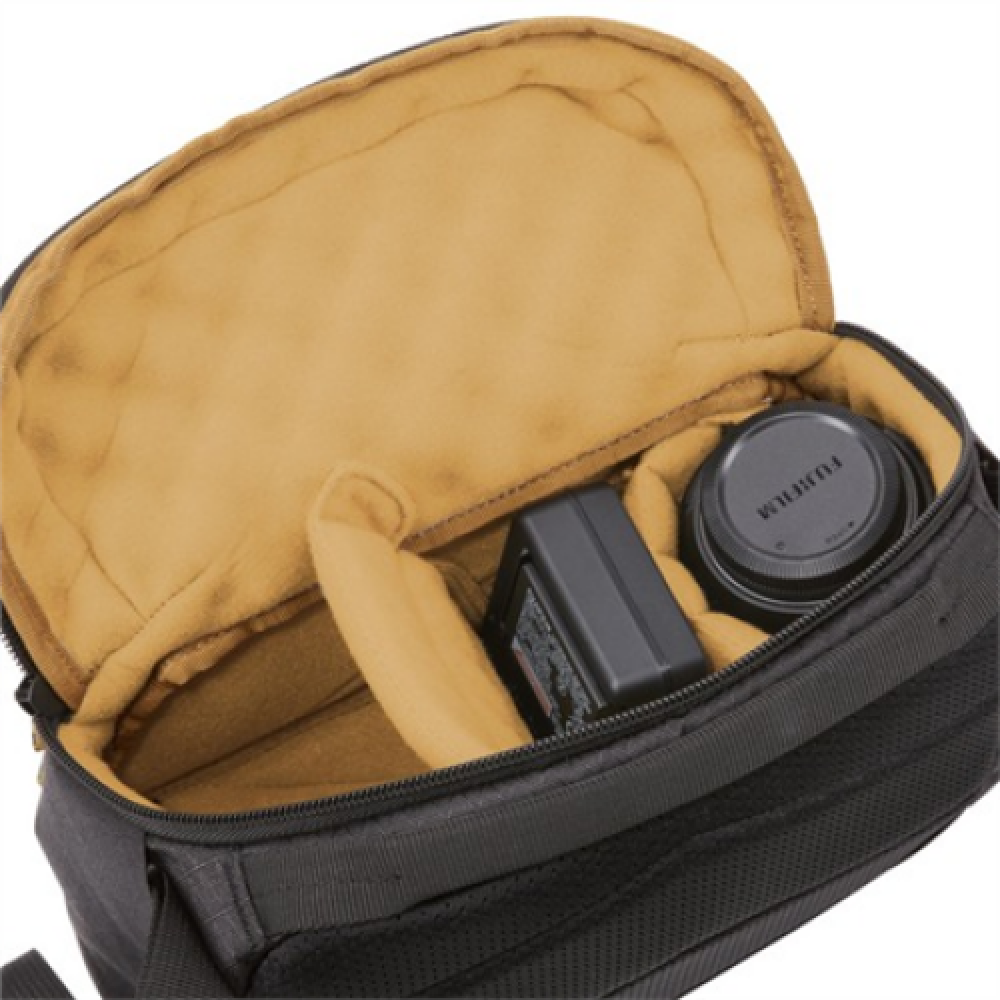 Shoulder bag , Viso Small Camera Bag , CVCS-102 , Black , Interior dimensions (W x D x H) mm , Fits a compact DSLR with zoom lens or a mirrorless camera with 1-2 extra lenses; Articulating strap for comfortable side-body or cross-body sling use; Egg crate