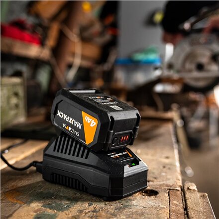 Batavia B.V. , 18V 4.5A Fast Charger
