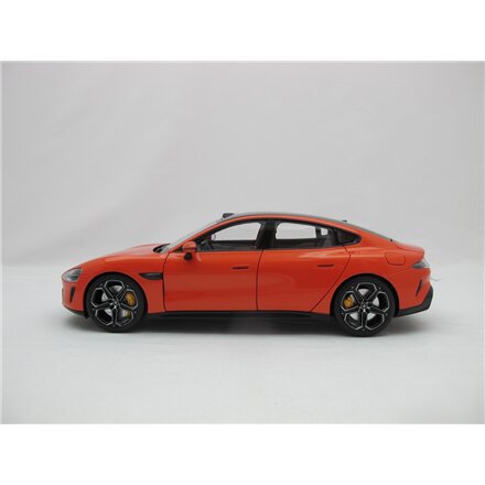 Xiaomi SU7 1:18 Die-cast Model Car , Lava Orange , Zinc alloy, ABS, SAN and PVC
