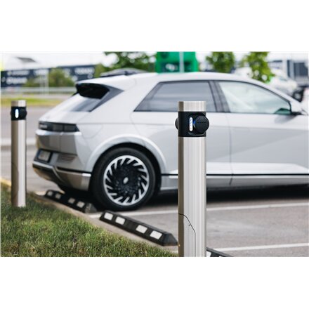 In balance Grid , Charging Station 2x22kW, Socket, 4G (LTE), RFID , PC1-U-R