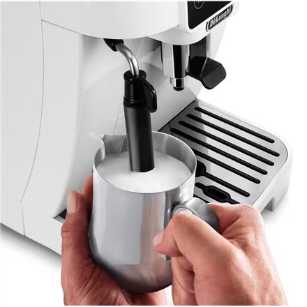 Delonghi , Coffee Maker , Magnifica Start ECAM220.20.W , Pump pressure 15 bar , Built-in milk frother , Fully automatic , 1450 W , White