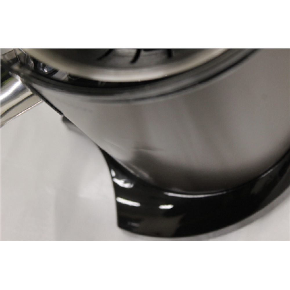 SALE OUT. Black & Decker BXCJ350E electric juicer 350W stainless steel , Black & Decker DAMAGED PACKAGING, SMALL DENT ON CORPUS