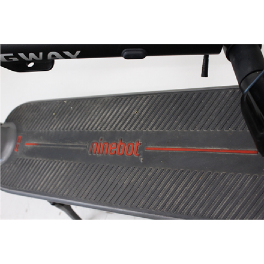 SALE OUT. Ninebot by Segway eKickScooter F3 E , Segway F3 E , eKickScooter , 1000 W , Up to 25 km/h , 10 , 24 month(s) , Black , DAMAGED PACKAGING, USED, DIRTY, SCRATCHED