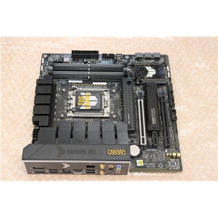 SALE OUT. Asus TUF GAMING B650M-PLUS WIFI , Processor family AMD , Processor socket AM5 , DDR5 DIMM , Memory slots 4 , Supported hard disk drive interfaces SATA, M.2 , Number of SATA connectors 4 , Chipset AMD B650 , micro-ATX , WITHOUT ORIGINAL PACKAGING