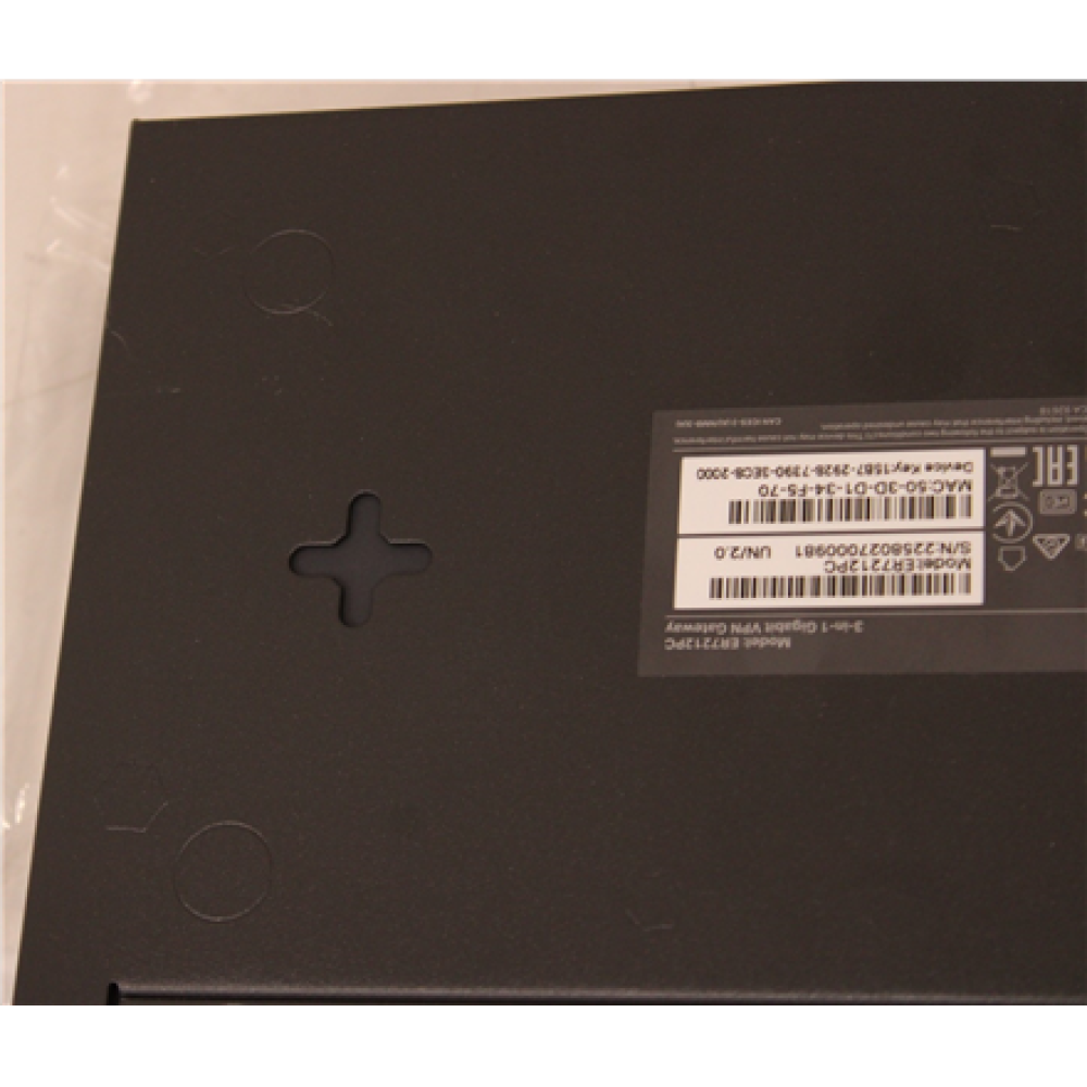 SALE OUT. TP-LINK Omada 3-in-1 Gigabit VPN Router , ER7212PC , 802.1q , 10/100/1000 Mbit/s , Ethernet LAN (RJ-45) ports 8 , Mesh Support No , MU-MiMO No , No mobile broadband , 24 month(s) , USED, SCRATCHED ON BACK