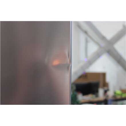 Gorenje Refrigerator , N619EAXL4 , Energy efficiency class E , Free standing , Combi , Height 186 cm , No Frost system , Fridge net capacity 207 L , Freezer net capacity 97 L , Display , 39 dB , Grey , DAMAGED PACKAGING, DENTED DOOR, RIGHT AND BACKSIDE