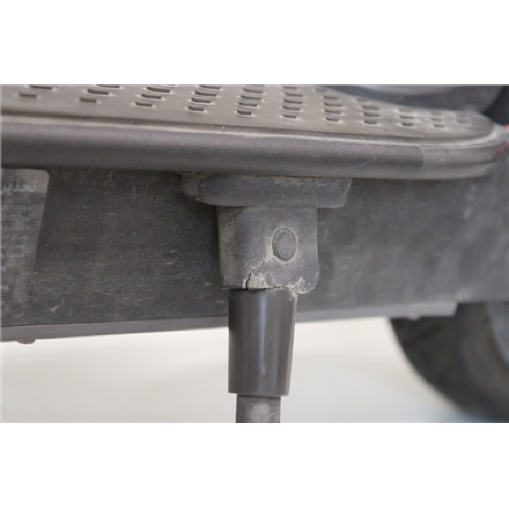 SALE OUT. Xiaomi Mi Electric Scooter Pro 2 (Black) , Xiaomi Mi Electric Scooter Pro 2 , 600 W , 25 km/h , 3 month(s) , Black , USED, SCRATCHED, DIRTY, SMALL CRACK BEHIND LEG, MISSING: CHARGER, MANUAL AND LEFT BACK REFLECTOR