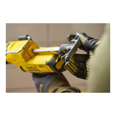 Stanley , 18V V20 Caulk Gun (Tool Only) , SFMCE600B-XJ