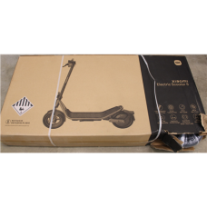 SALE OUT. Xiaomi Electric Scooter 6 GL , Xiaomi 24 month(s) , DAMAGED PACKAGING AND PAINT (FRONT - LEFT AND RIGHT SIDE)