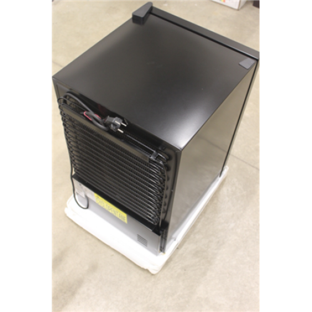 SALE OUT. Caso Barbecue Cooler Black R 694 Energy efficiency class G Free standing Bottles capacity 21 bottles Black DAMAGED PACKAGING, FEW SMALL SCRATCHES 40 dB Outdoor Height 69 cm