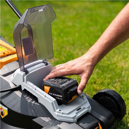Batavia B.V. , Cordless Lawn Mower, 32 cm, Without battery and charger - 18V , Mowing Area 200 m²