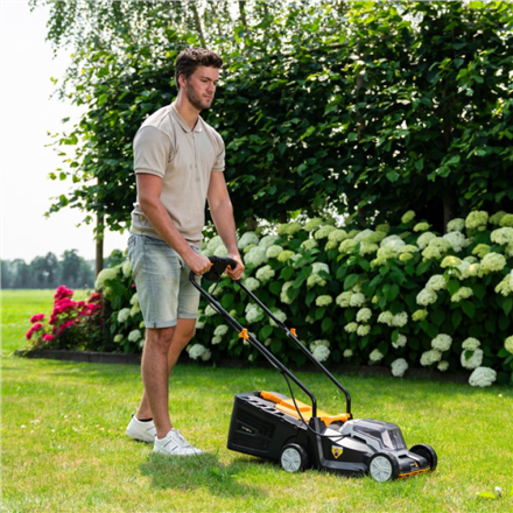 Batavia B.V. 18V Cordless Lawn Mower, 32 cm, Without battery and charger , Mowing Area 200 m²