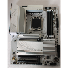 SALE OUT. , Gigabyte USED, REFURBISHED, WITHOUT ACCESSORIES, ONLY BACK PANEL INCLUDED