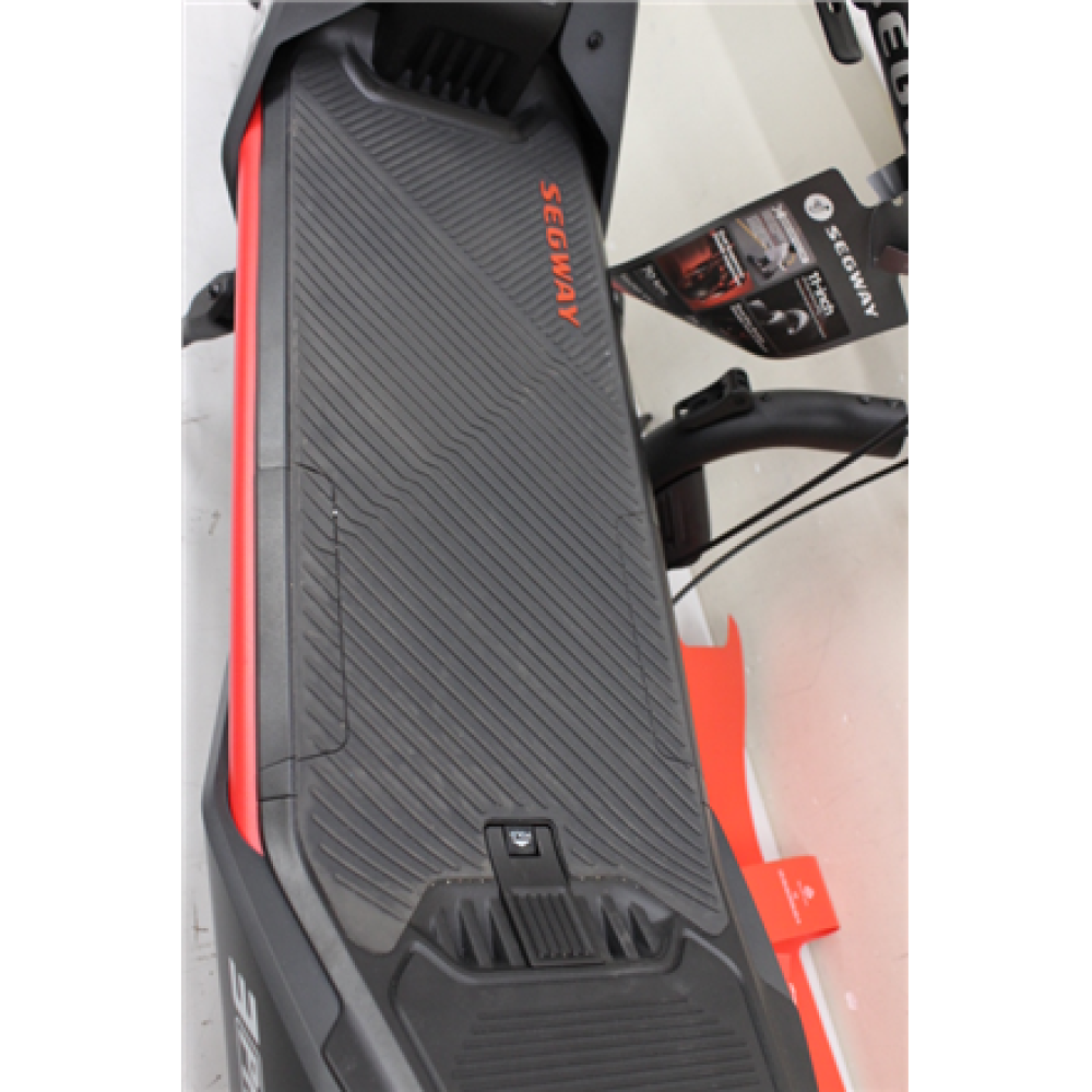 SALE OUT. Ninebot by Segway Kickscooter ZT3 Pro E, Black , Segway Ninebot Kickscooter ZT3 Pro E , 1600 W , 25 km/h , 11 , 24 month(s) , Black , UNPACKED, SCRATCHED ON LEG, WING, NO MANUAL