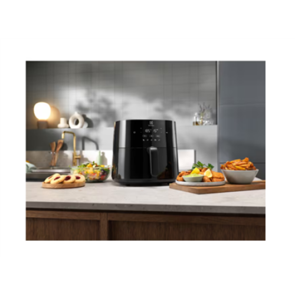Electrolux , Hot Air Fryer , 700 EAF5B , Power 1500 W , Capacity 5 L , Black