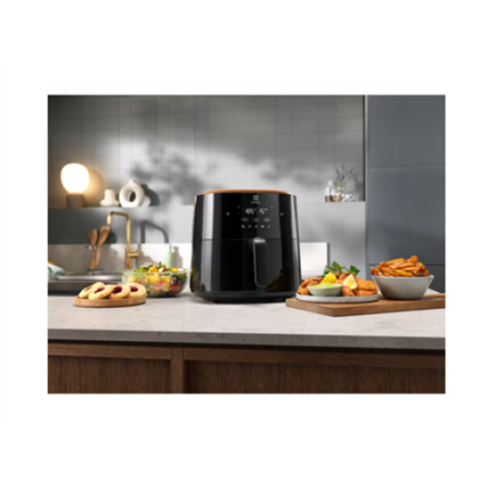 Electrolux , Hot Air Fryer , 700 EAF5B , Power 1500 W , Capacity 5 L , Black