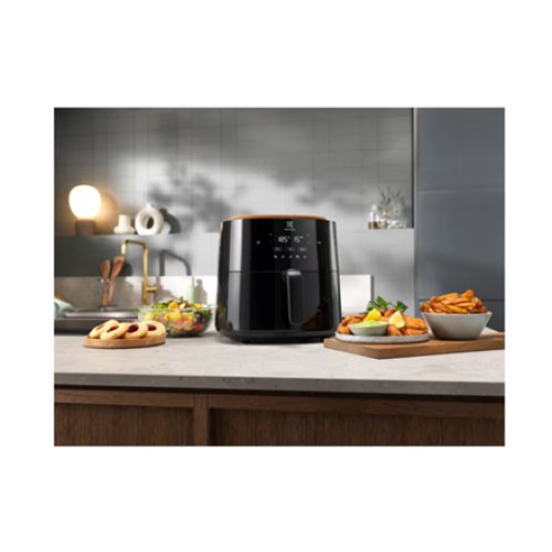 Electrolux , Hot Air Fryer , 700 EAF5B , Power 1500 W , Capacity 5 L , Black