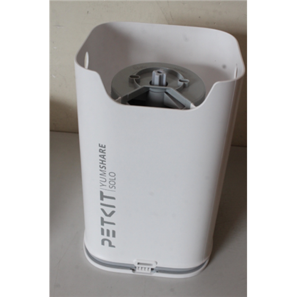 SALE OUT. Petkit P571 (D4H) YumShare Solo Feeder with camera , PETKIT Feeder with Camera , P571 YumShare Solo , Capacity 3 L , White , USED, SCRATCHED ON BOWL, DIRTY , 24 month(s)
